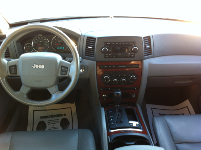 2005 Jeep Grand Cherokee Super