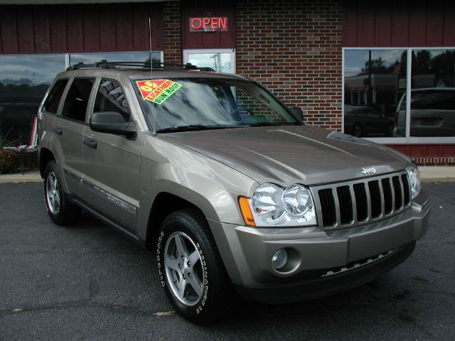 2005 Jeep Grand Cherokee AWD Ultimate