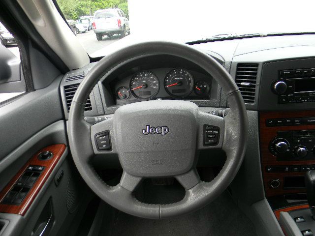 2005 Jeep Grand Cherokee Super