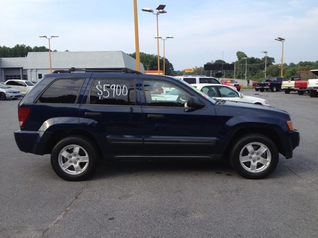 2005 Jeep Grand Cherokee Sedan 4dr