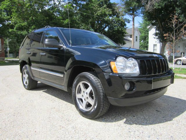 2005 Jeep Grand Cherokee AWD Ultimate