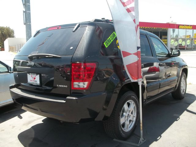 2005 Jeep Grand Cherokee Sedan 4dr