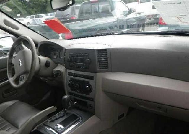 2005 Jeep Grand Cherokee LS