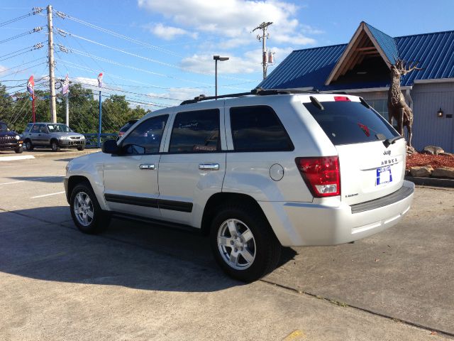 2006 Jeep Grand Cherokee Sedan 4dr