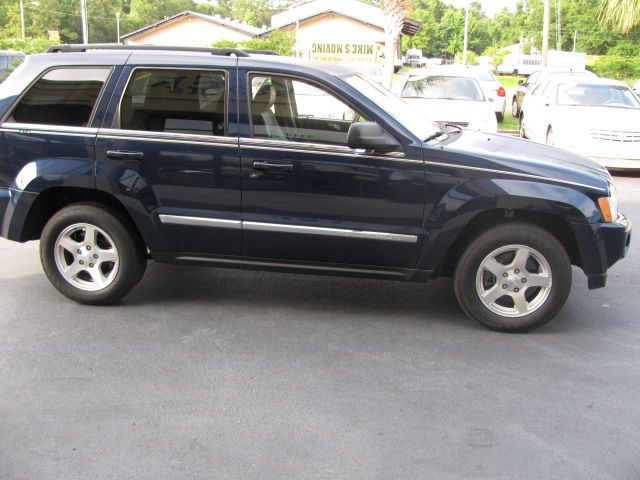 2006 Jeep Grand Cherokee Crew Cab 4WD XLT