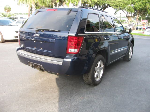 2006 Jeep Grand Cherokee Crew Cab 4WD XLT