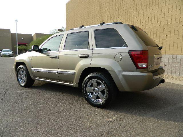 2006 Jeep Grand Cherokee 2.4i Sedan