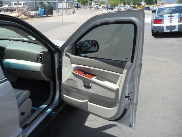 2006 Jeep Grand Cherokee Super