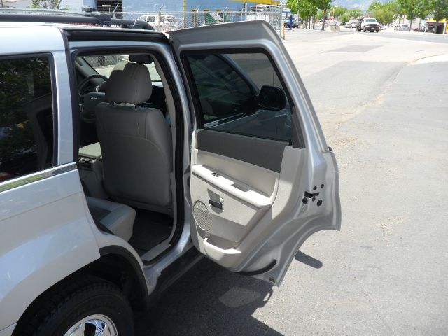 2006 Jeep Grand Cherokee Super