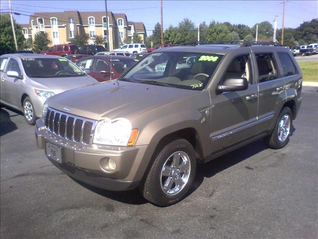 2006 Jeep Grand Cherokee Yaris Sedan