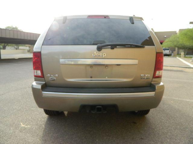 2006 Jeep Grand Cherokee 2.4i Sedan