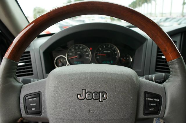 2006 Jeep Grand Cherokee 2.4i Sedan