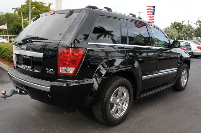 2006 Jeep Grand Cherokee 2.4i Sedan