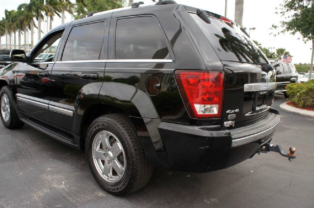 2006 Jeep Grand Cherokee 2.4i Sedan