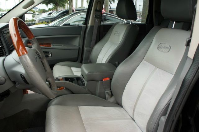 2006 Jeep Grand Cherokee 2.4i Sedan