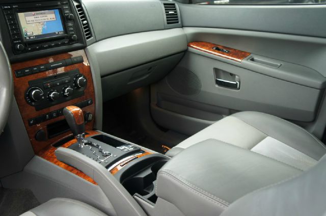 2006 Jeep Grand Cherokee 2.4i Sedan