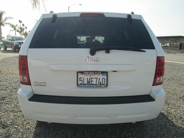 2006 Jeep Grand Cherokee LOW Miles NICE 4door Sedan