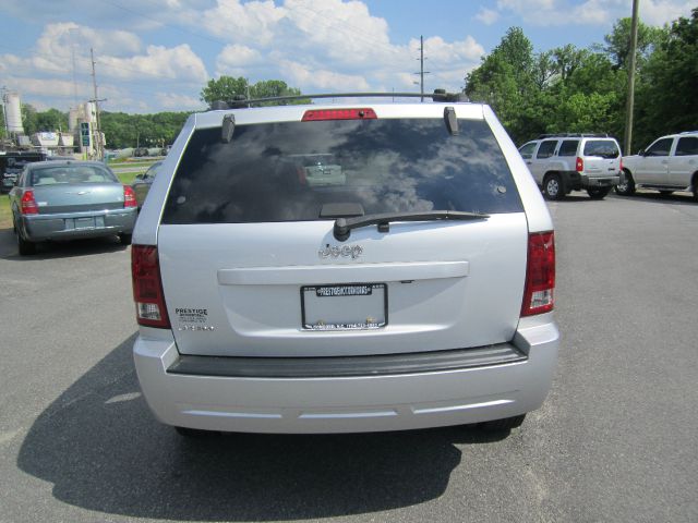 2006 Jeep Grand Cherokee Sedan 4dr