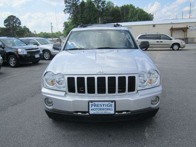 2006 Jeep Grand Cherokee Sedan 4dr