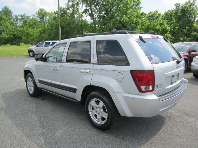 2006 Jeep Grand Cherokee Sedan 4dr