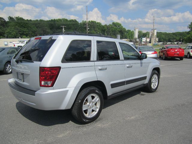 2006 Jeep Grand Cherokee Sedan 4dr