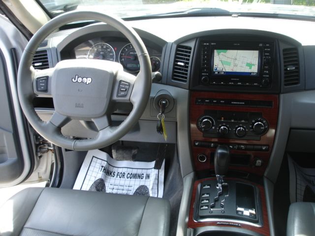 2006 Jeep Grand Cherokee Super