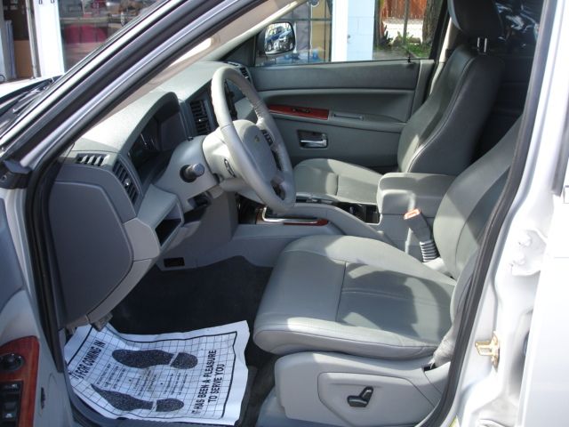 2006 Jeep Grand Cherokee Super