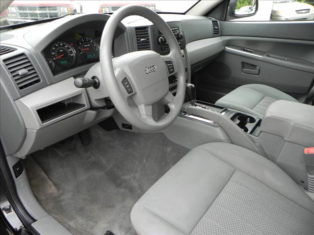 2006 Jeep Grand Cherokee R1