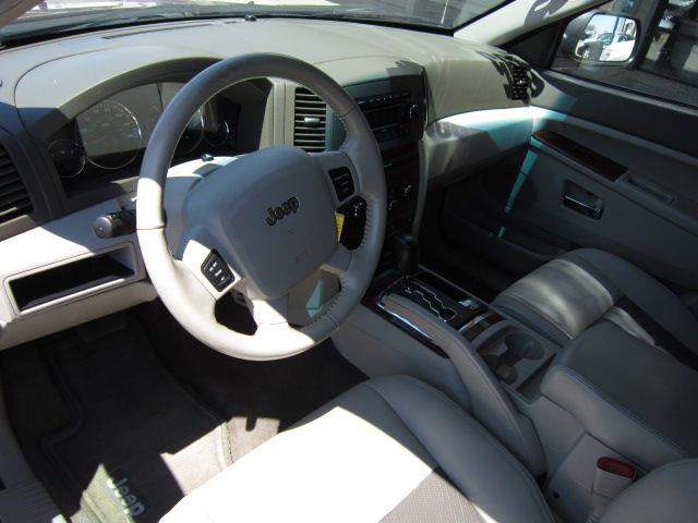 2007 Jeep Grand Cherokee SLT 25