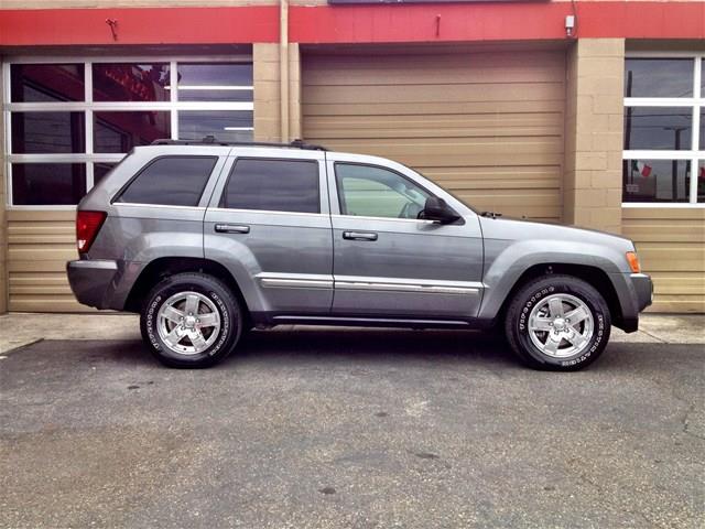 2007 Jeep Grand Cherokee SE W/ Navigation