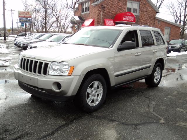 2007 Jeep Grand Cherokee SE 3.5liter Fully-loaded