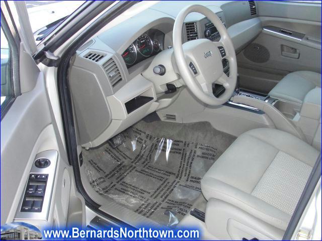 2007 Jeep Grand Cherokee Unknown