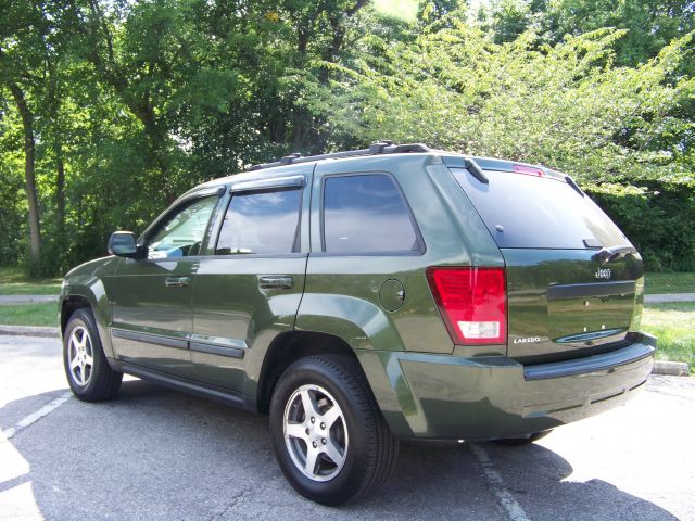 2007 Jeep Grand Cherokee Sedan 4dr