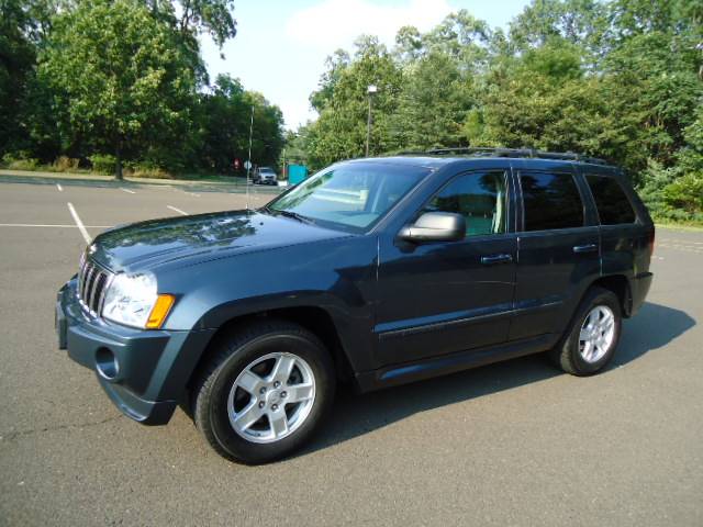 2007 Jeep Grand Cherokee LOW Miles NICE 4door Sedan