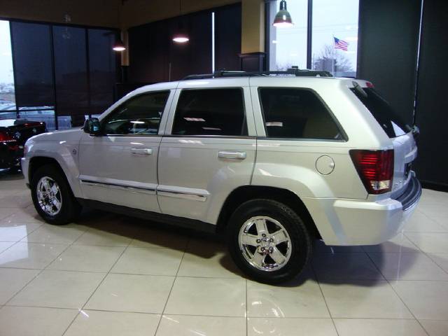 2007 Jeep Grand Cherokee SLT 25