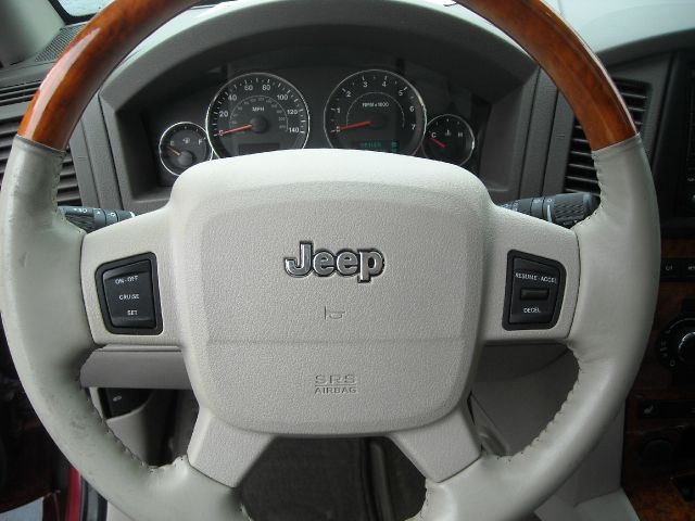 2007 Jeep Grand Cherokee 2.4i Sedan