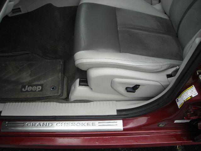 2007 Jeep Grand Cherokee 2.4i Sedan