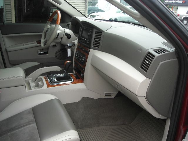 2007 Jeep Grand Cherokee 2.4i Sedan