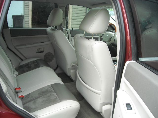 2007 Jeep Grand Cherokee 2.4i Sedan