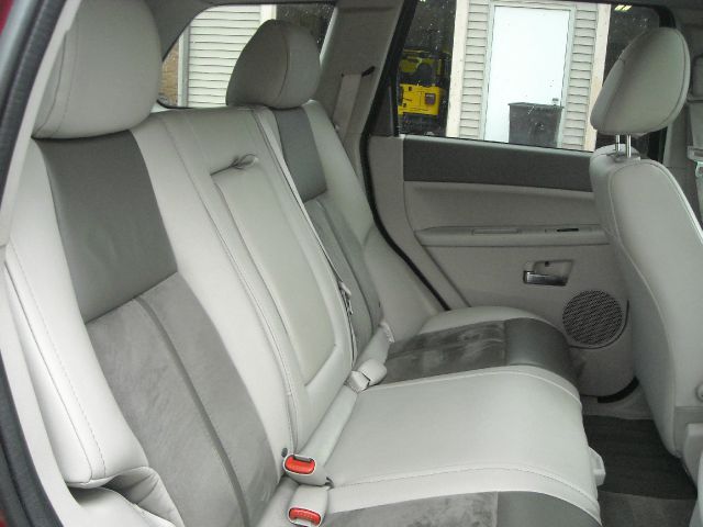 2007 Jeep Grand Cherokee 2.4i Sedan