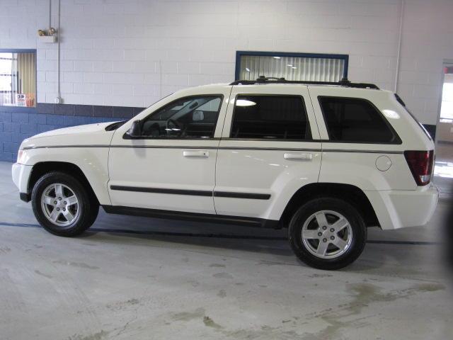 2007 Jeep Grand Cherokee 323i Sport Package