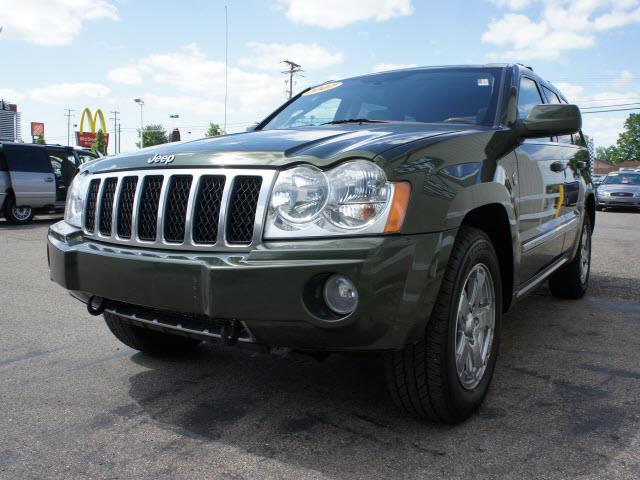 2007 Jeep Grand Cherokee SR5 AWD SUV