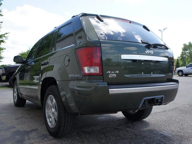 2007 Jeep Grand Cherokee SR5 AWD SUV