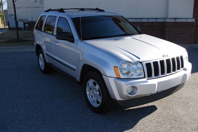 2007 Jeep Grand Cherokee Sedan 4dr