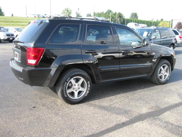 2007 Jeep Grand Cherokee 323i Sport Package