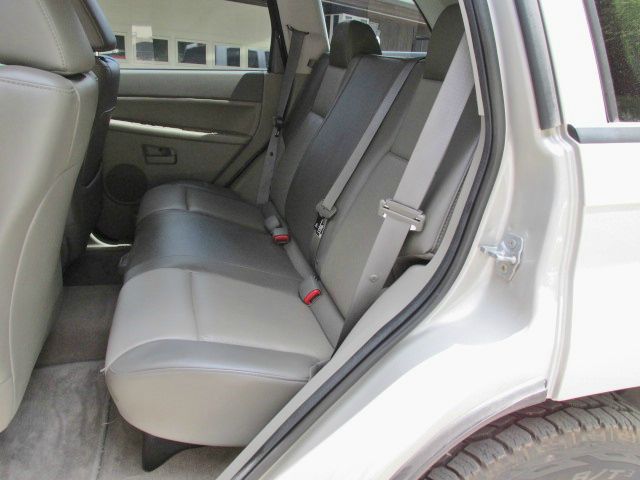 2008 Jeep Grand Cherokee LOW Miles NICE 4door Sedan