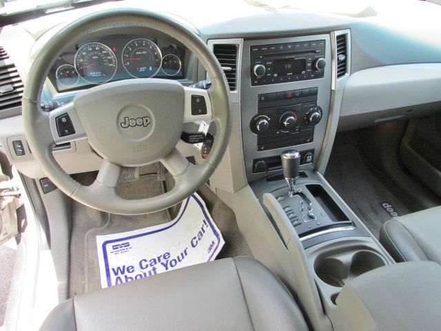 2008 Jeep Grand Cherokee LOW Miles NICE 4door Sedan