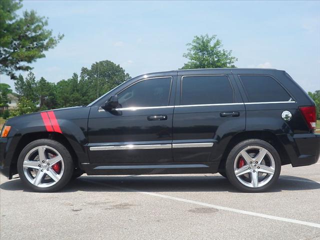 2009 Jeep Grand Cherokee 4WD Crew Cab SWB SE 4x4 Truck