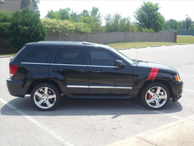 2009 Jeep Grand Cherokee 4WD Crew Cab SWB SE 4x4 Truck