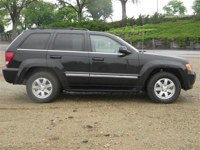 2009 Jeep Grand Cherokee SLT 25